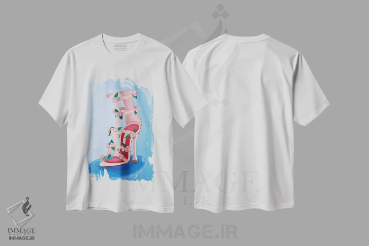 تیشرت سفید طرح دار پاشنه رز مانولو بلانیک، هنر فاخر معاصر اثر سیسی گیدی | immage.ir