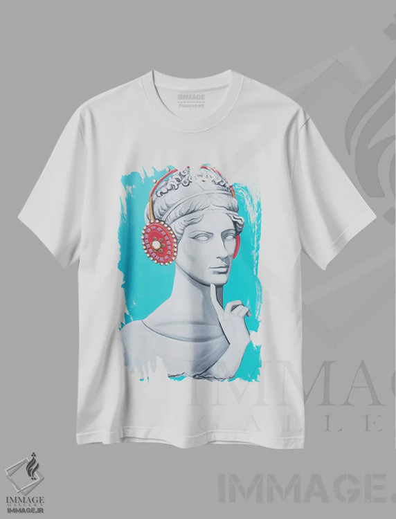 تیشرت سفید طرح دار سر یونانی-رومی با هدفون، هنر فاخر معاصر اثر سیسی گیدی | immage.ir
