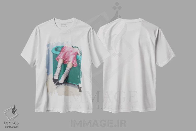 تیشرت سفید طرح دار دختر با جوراب خال خالی و کفش پاشنه بلند مشکی، هنر فاخر معاصر اثر سیسی گیدی | فروشگاه ایماژ