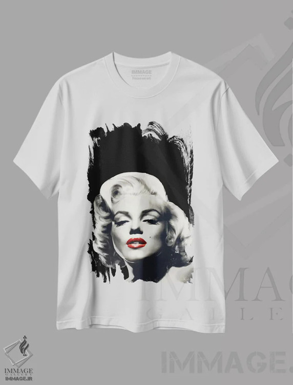 تیشرت سفید طرح دار مرلین لب سرخ با لباس مشکی، هنر دیجیتال اثر کریس کنسانی | immage.ir