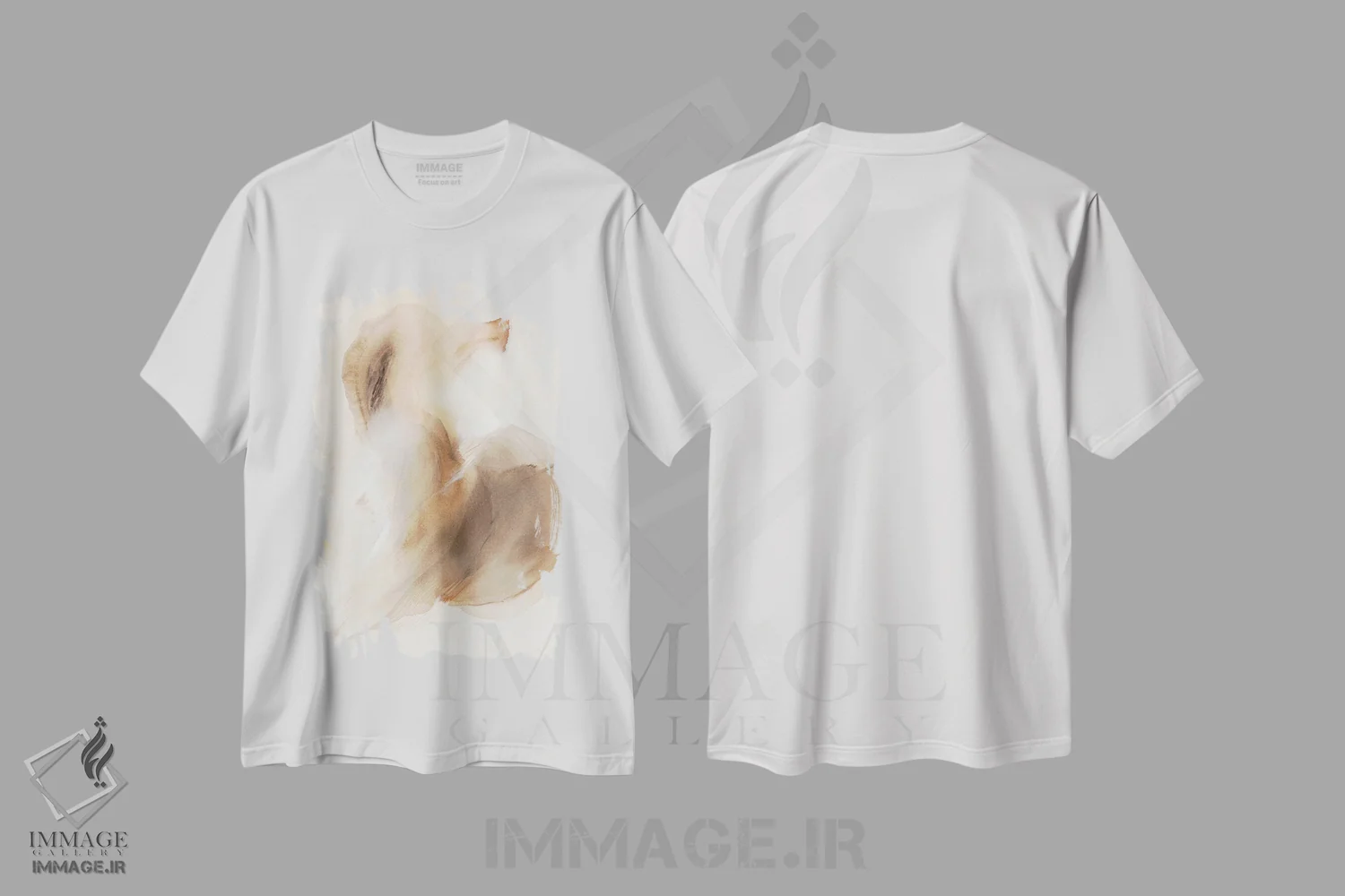 تیشرت سفید طرح دار ساعت طلایی اثر سیسی چونگ | immage.ir