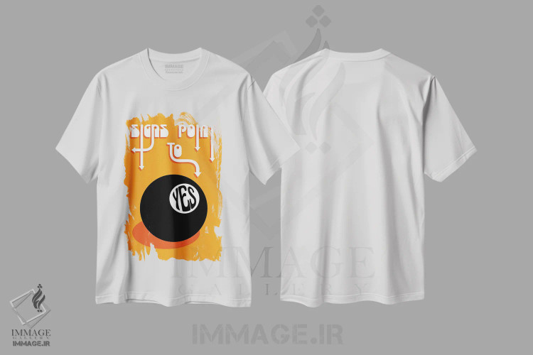 تیشرت سفید طرح دار نشانه ها به بله اشاره دارند، تزئینی اثر دیزاینز سرکا ۷۸ | immage.ir