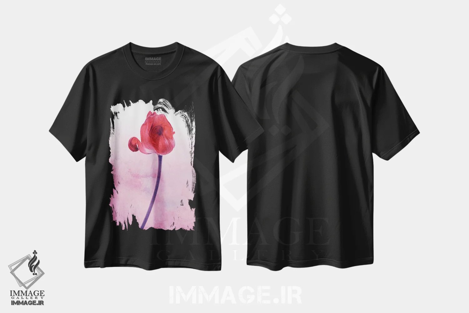 تیشرت مشکی طرح دار لاله قرمز، تزئینی اثر کلودیا دروسرت | immage.ir