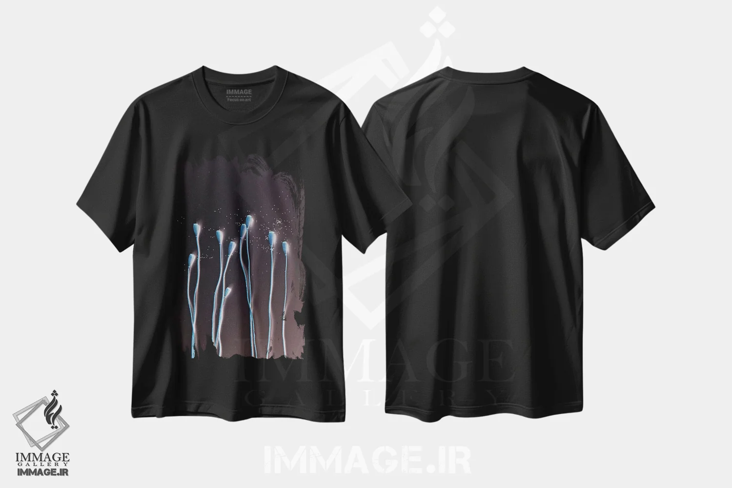 تیشرت مشکی طرح دار خشخاش در آبی، تزئینی اثر کلودیا دروسرت | فروشگاه ایماژ