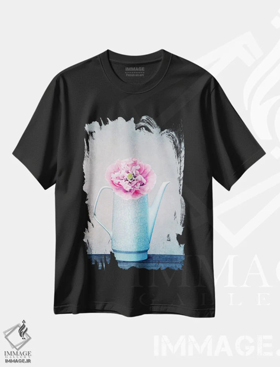 تیشرت مشکی طرح دار گل قدیمی، عکاسی هنری فاخر اثر کلودیا دروسرت | فروشگاه ایماژ