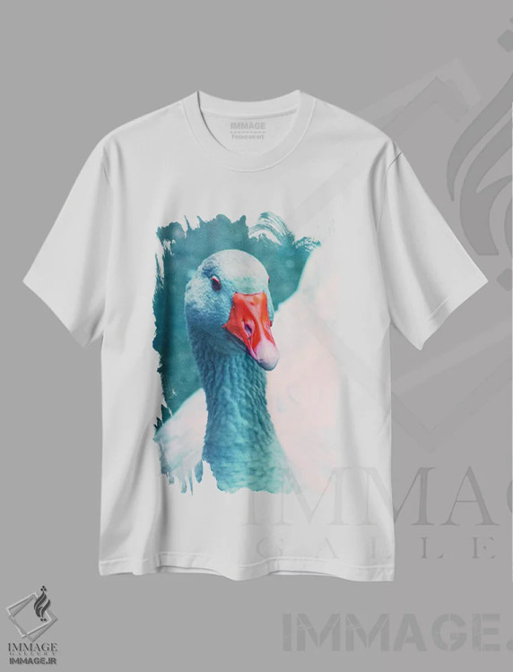 تیشرت سفید طرح دار خانم اردک، مدیوم اثر کلودیا دروسرت | immage.ir