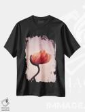 تیشرت مشکی طرح دار شعلهٔ شقایق II، مدیوم اثر کلودیا دروسرت | فروشگاه ایماژ