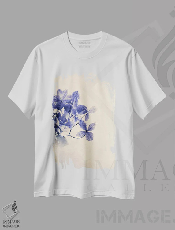 تیشرت سفید طرح دار مارکورِس، مدیوم اثر کلودیا دروسرت | immage.ir