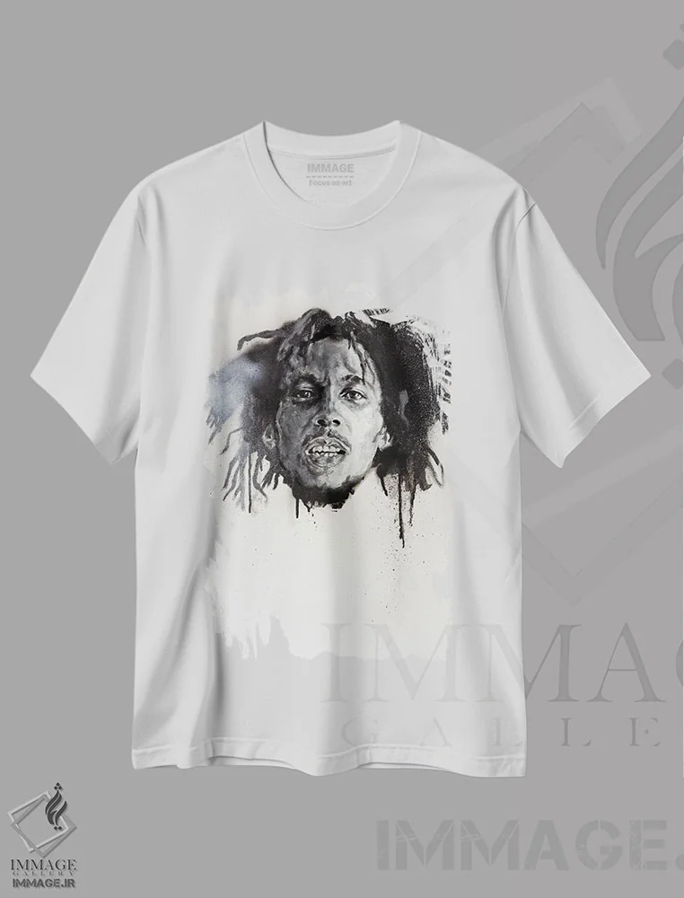 تیشرت سفید طرح دار باب مارلی، هنر آمریکایی آفریقایی تبار اثر کدی سن | immage.ir
