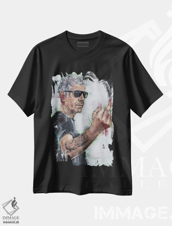 تیشرت مشکی طرح دار آنتونی بوردین در حال پشت و رو کردن، هنر فاخر معاصر اثر کدی سن | فروشگاه ایماژ