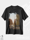 تیشرت مشکی طرح دار منظره با رنگ قرمز، مدیوم اثر شارلوت ادر | فروشگاه ایماژ