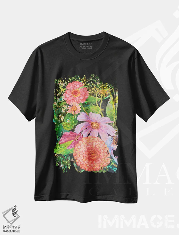 تیشرت مشکی طرح دار فرشینه گل ها، هنر فاخر معاصر اثر کترین ام الیوت | immage.ir