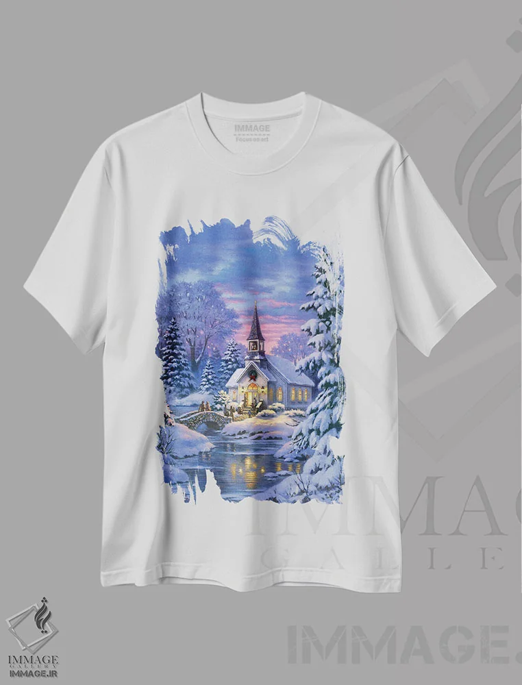 تیشرت سفید طرح دار کلیسای روستایی، دکور تعطیلات اثر کربرت گوتیه | فروشگاه ایماژ