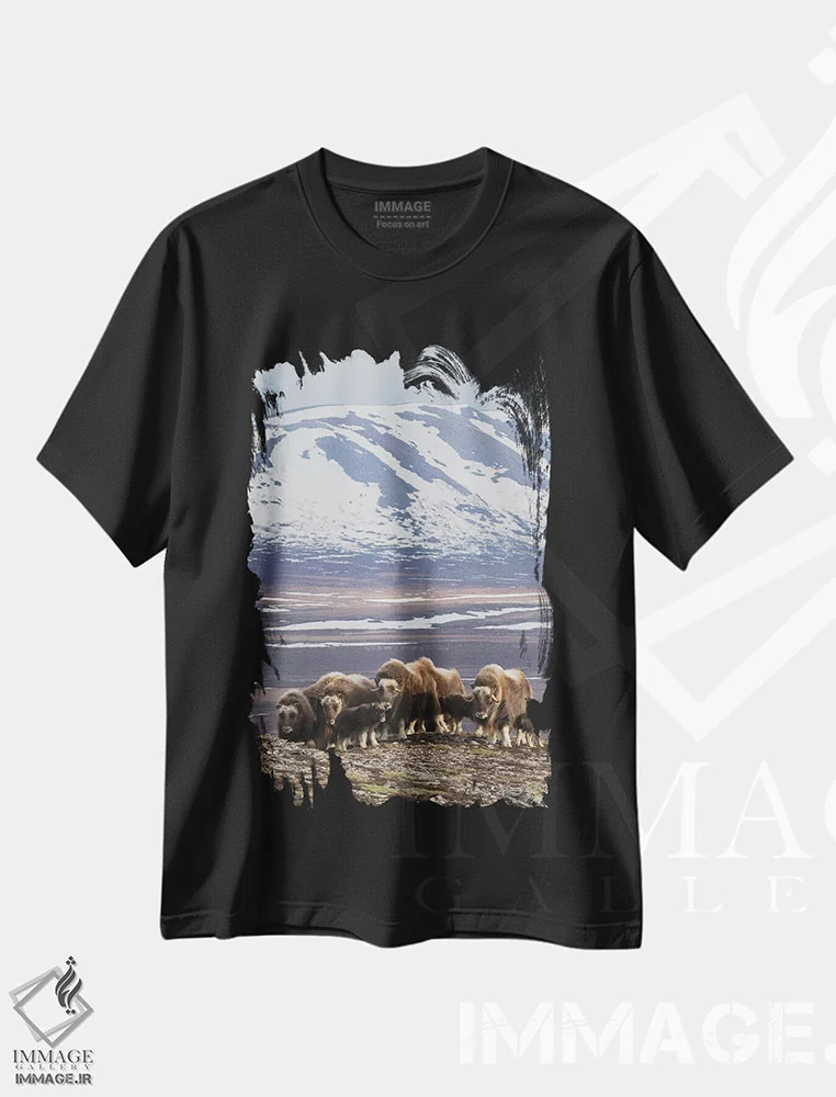 تیشرت مشکی طرح دار Arctic habitat,گله گاومیش مشکین، زیستگاه شمالگان، عکاسی ماکرو اثر کن آرچر | فروشگاه ایماژ