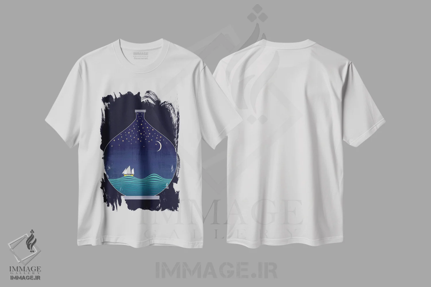 تیشرت سفید طرح دار کشتی در بطری، هنر دیجیتال اثر چایا شرادر | فروشگاه ایماژ