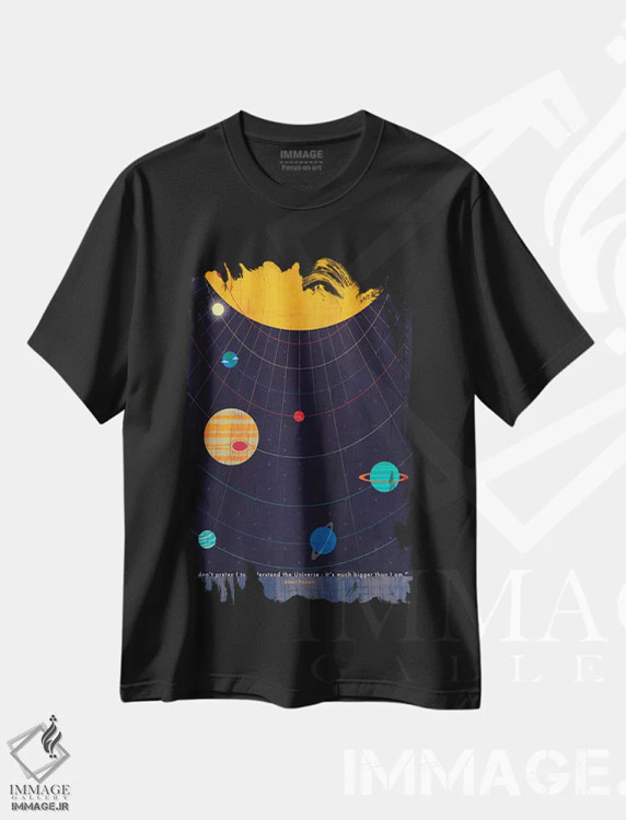 تیشرت مشکی طرح دار نقل قول جهان اینشتین، تزئینی اثر چایا شرادر | immage.ir