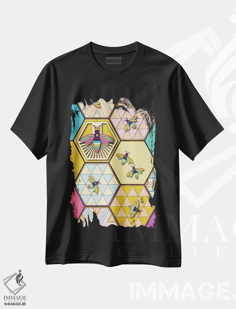 تیشرت مشکی طرح دار زنبور ملکه، هنر دیجیتال اثر چایا شرادر | immage.ir