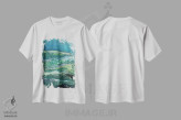 تیشرت سفید طرح دار کوه نما آبی ۲، آبستره اثر مارسی چپمن | فروشگاه ایماژ