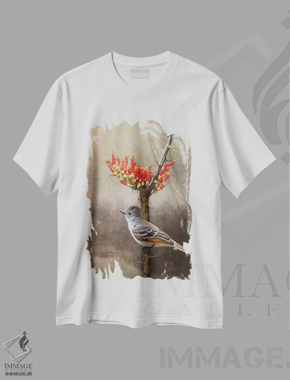 تیشرت سفید طرح دار مگس گیر اوکوتیلو، دکور کلبه و لژ اثر کریستوفر وست | immage.ir