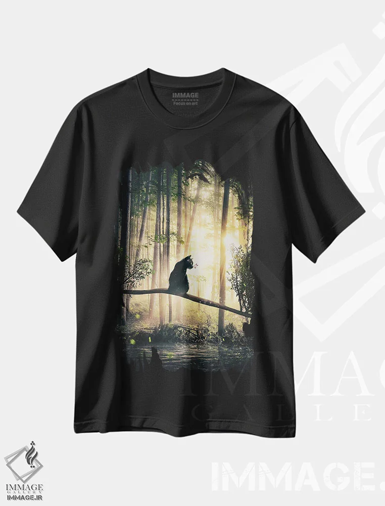 تیشرت مشکی طرح دار گربه مشکی در جنگل، هنر دیجیتال اثر آدام کازینز | immage.ir
