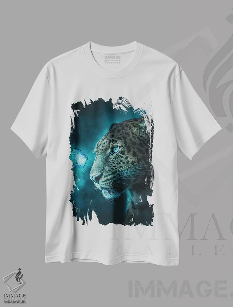 تیشرت سفید طرح دار پلنگ خالدار و پروانه، هنر دیجیتال اثر آدام کازینز | immage.ir