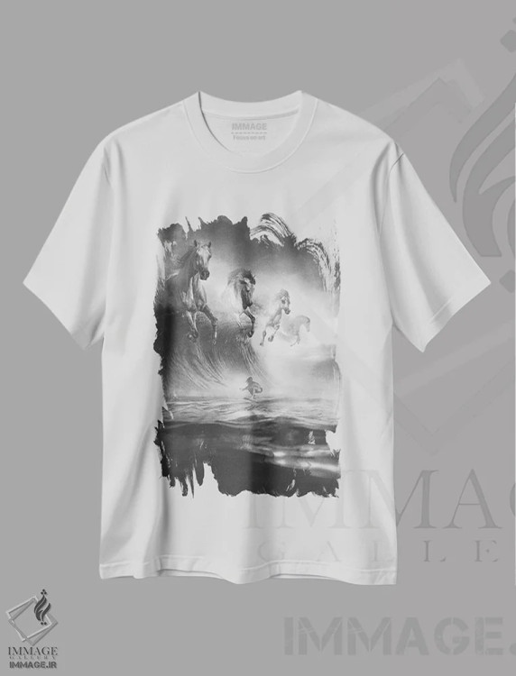 تیشرت سفید طرح دار اسب های سفید، دکوراسیون جایگزین اثر آدام کازینز | فروشگاه ایماژ