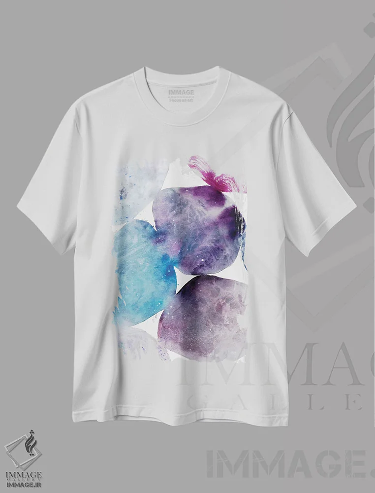 تیشرت سفید طرح دار سنگ ریزه های زیر آب، آبستره اثر کریتیو اینگرید | فروشگاه ایماژ