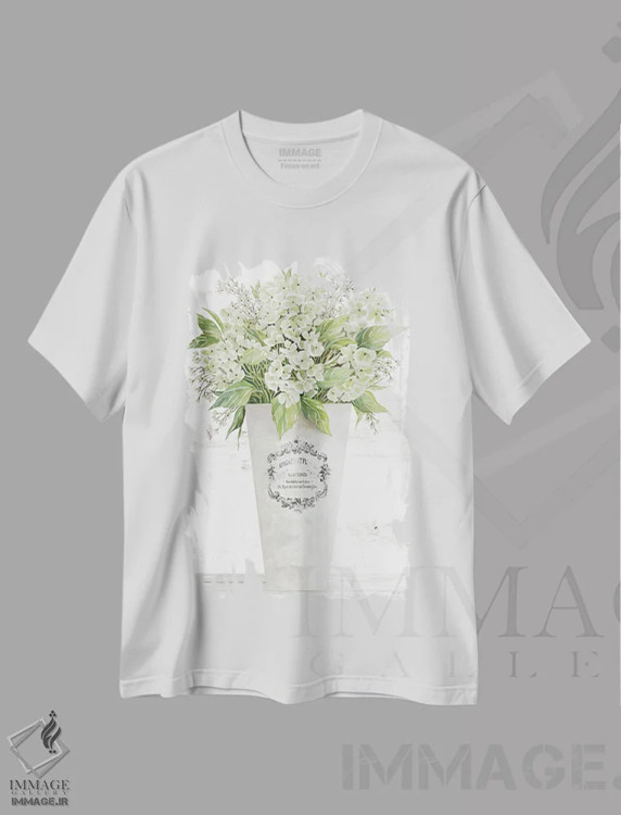 تیشرت سفید طرح دار گل های هورتانسیا، دکور روستایی اثر سیندی جیکوبز | immage.ir
