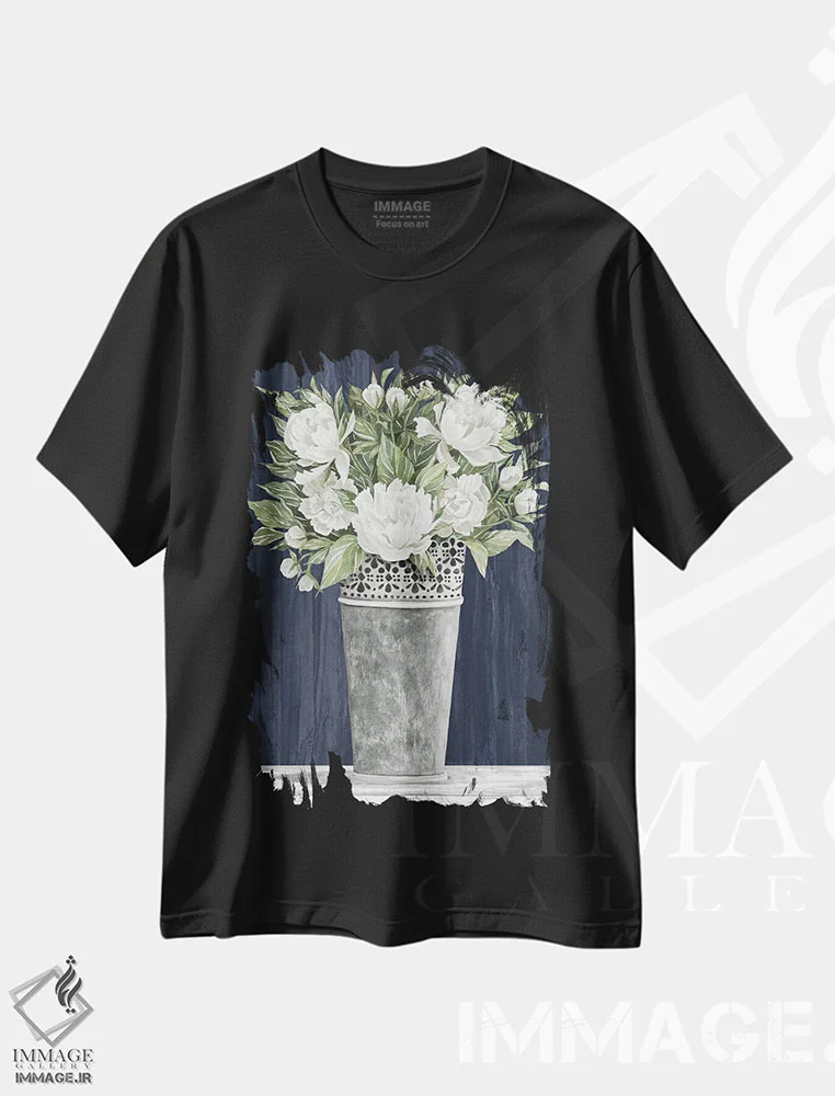 تیشرت مشکی طرح دار قوطی سوراخ شده با گل های سفید، دکور معاصر اثر سیندی جیکوبز | immage.ir
