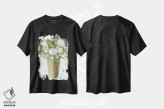 تیشرت مشکی طرح دار سبد گل پئونی، دکور روستایی اثر سیندی جیکوبز | فروشگاه ایماژ