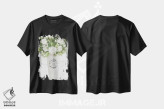 تیشرت مشکی طرح دار گل های پئونی، تزئینی اثر سیندی جیکوبز | immage.ir