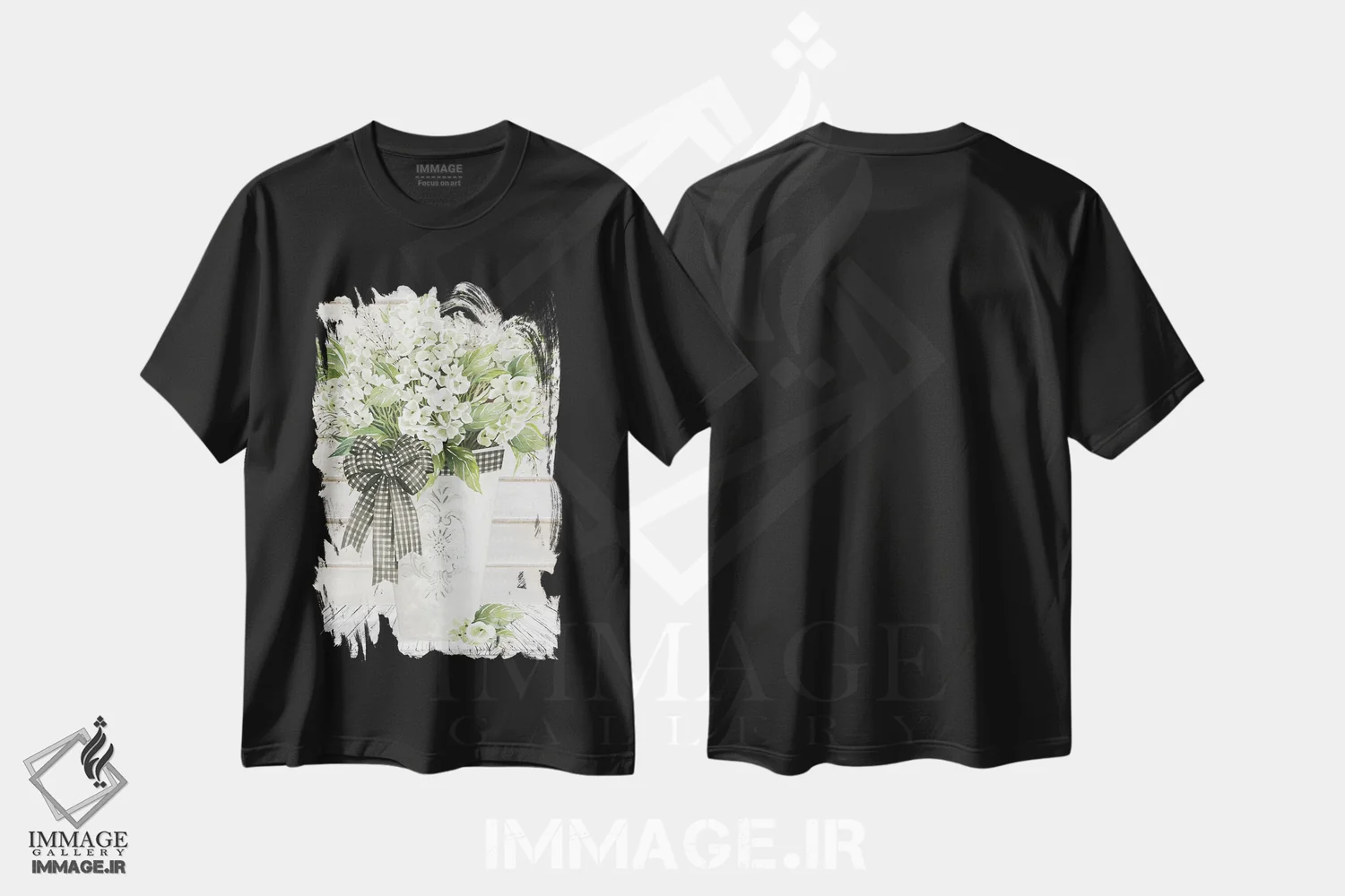 تیشرت مشکی طرح دار هورتانسیاهای سفید، دکور روستایی اثر سیندی جیکوبز | immage.ir