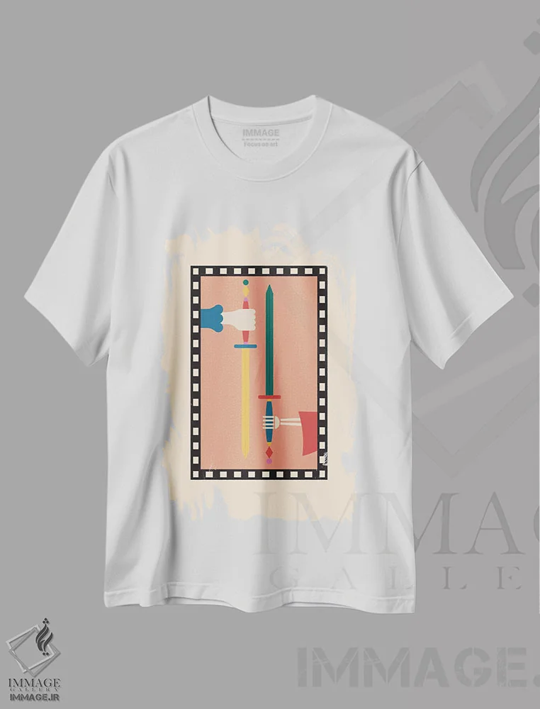 تیشرت سفید طرح دار با شمشیر، تزئینی اثر کارمن جابیر | immage.ir
