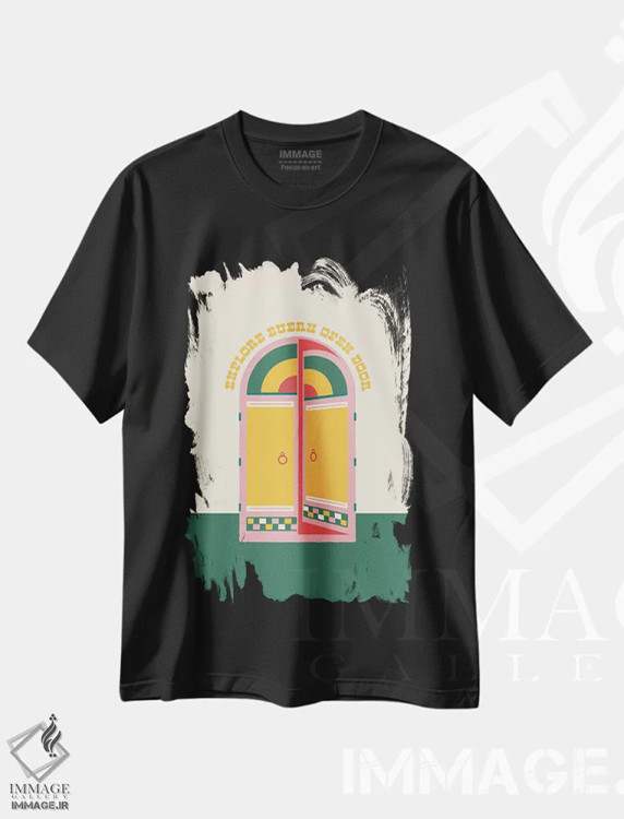 تیشرت مشکی طرح دار هر دری که باز است، تزئینی اثر کارمن جابیر | immage.ir