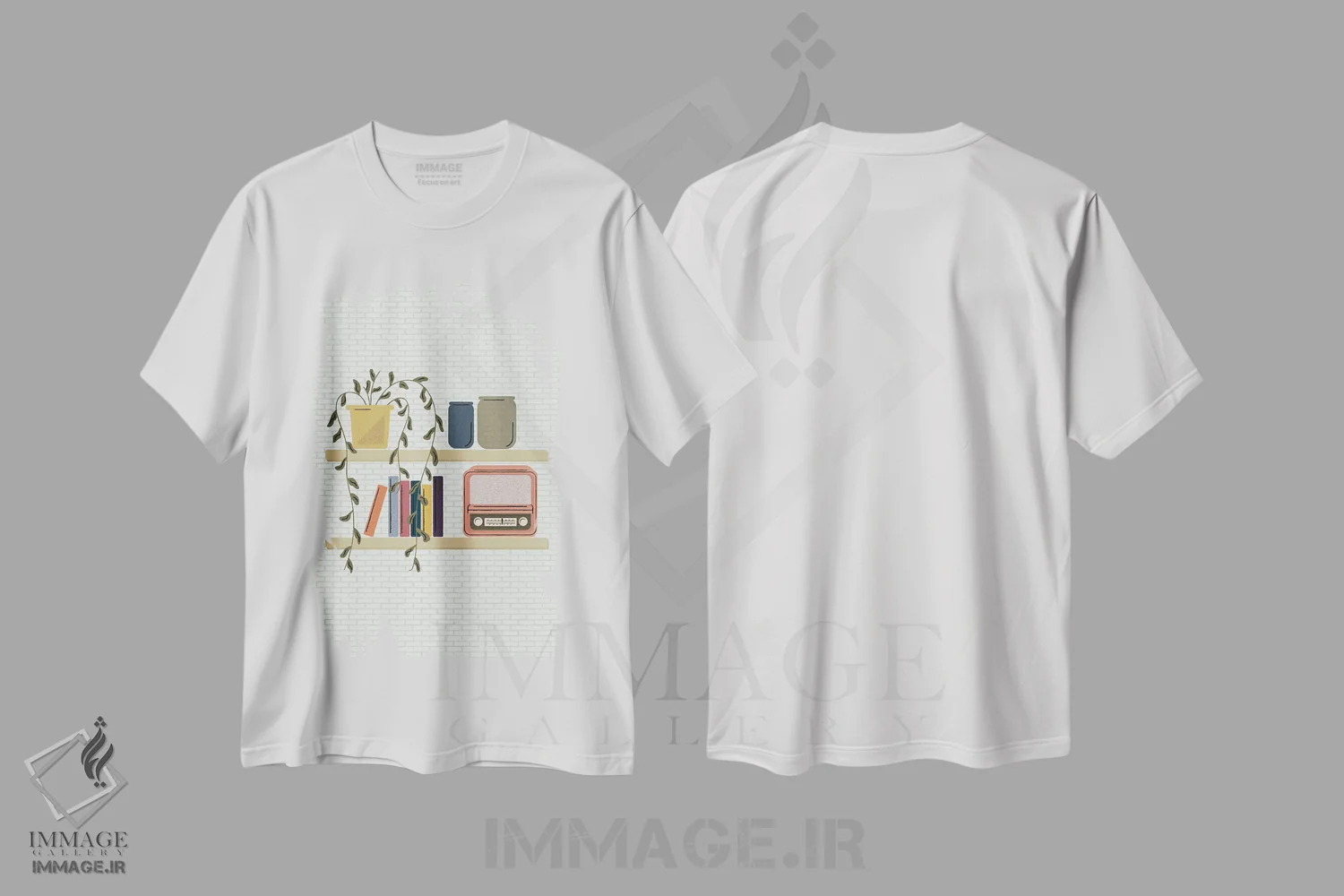 تیشرت سفید طرح دار روی قفسه گذاشته شد، تزئینی اثر کارمن جابیر | immage.ir