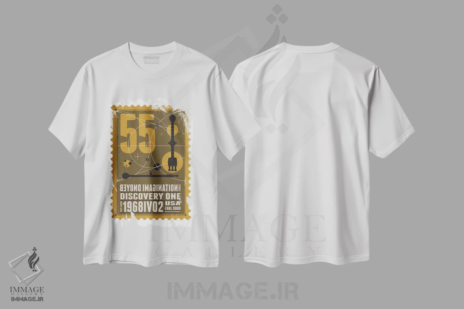 تیشرت سفید طرح دار ناوگان فضایی ۵۵: تمبر دیسکاوری یک، هنر دیجیتال اثر چانکونگ | فروشگاه ایماژ