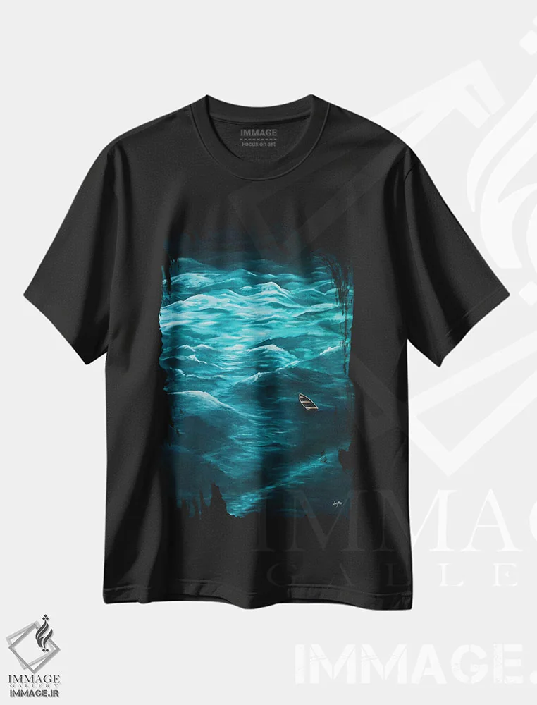 تیشرت مشکی طرح دار سرگردان، دکور معاصر اثر کریستوفر لیتر | immage.ir