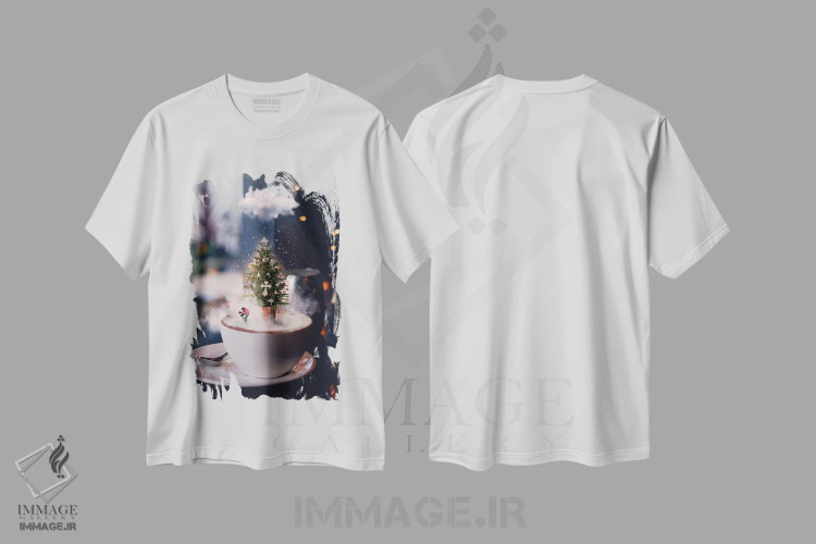 تیشرت سفید طرح دار کریسمس در یک فنجان، عکاسی ترکیبی اثر کلودیا مک کینی | immage.ir