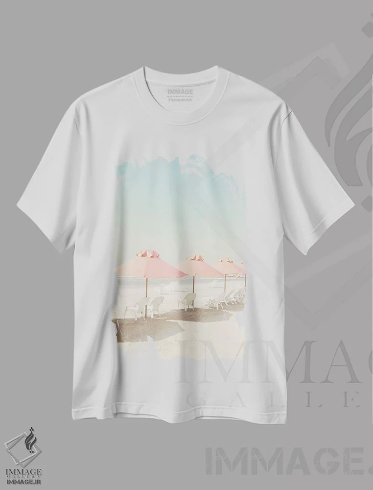 تیشرت سفید طرح دار چترهای پاستلی در کنار ساحل، دکور ساحلی اثر کارولین مینت | immage.ir