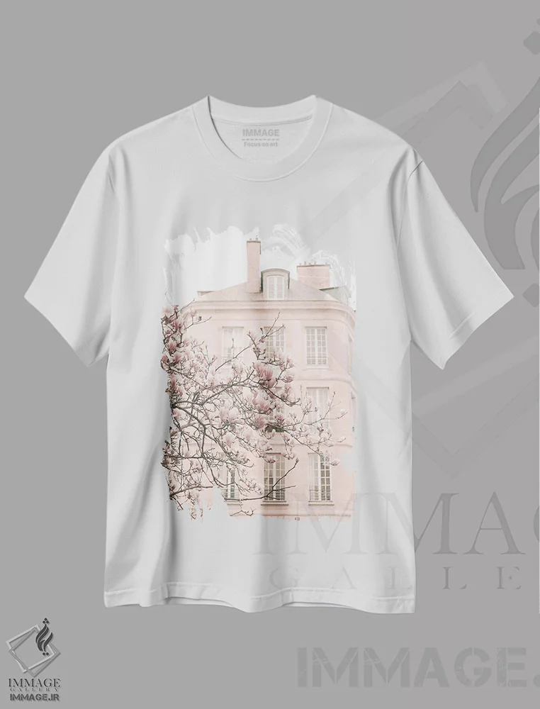 تیشرت سفید طرح دار پاریس در صورتی کمرنگ، مارِه اول، تزئینی اثر کارولین مینت | immage.ir