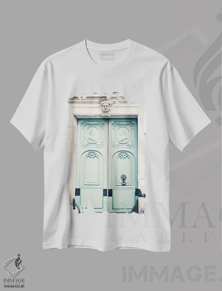 تیشرت سفید طرح دار در پاریس، عاشقان، تزئینی اثر کارولین مینت | immage.ir