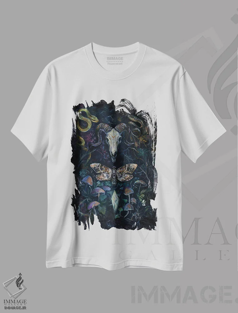 تیشرت سفید طرح دار شب پره مرگ، تزئینی اثر کلارا مک آلیستر | فروشگاه ایماژ