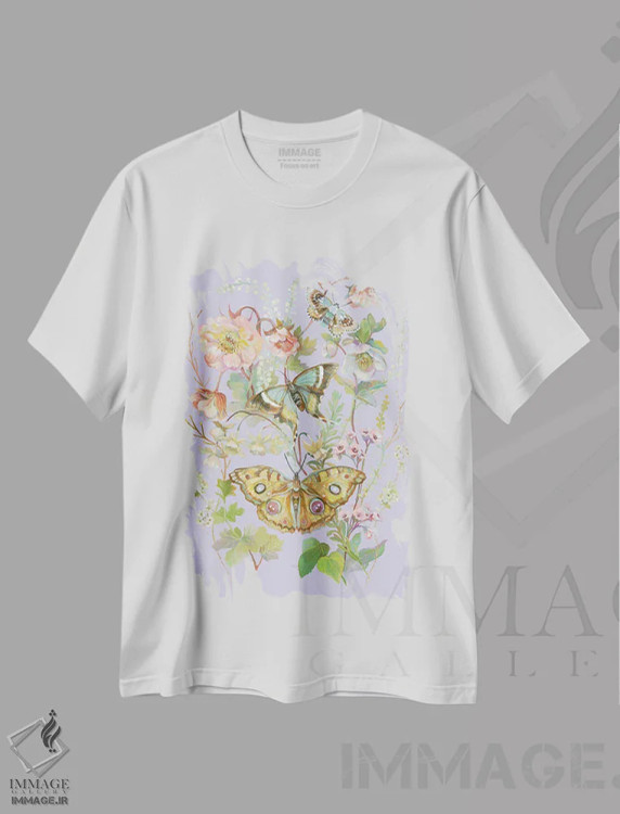 تیشرت سفید طرح دار باغ پروانهٔ یاسی، تزئینی اثر کلارا مک آلیستر | immage.ir