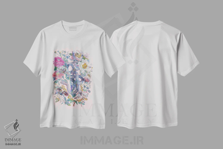 تیشرت سفید طرح دار باغ گل دار صورتی با مار، تزئینی اثر کلارا مک آلیستر | فروشگاه ایماژ