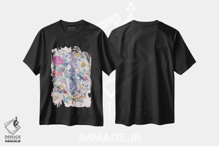 تیشرت مشکی طرح دار باغ گل دار صورتی با مار، تزئینی اثر کلارا مک آلیستر | immage.ir