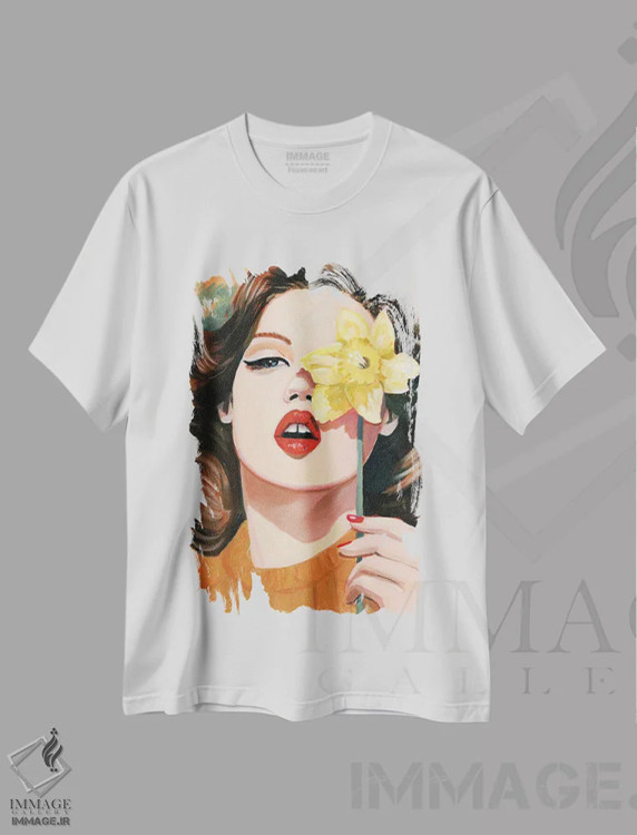 تیشرت سفید طرح دار زنبق، هنر فاخر معاصر اثر کتی مینگوس | immage.ir