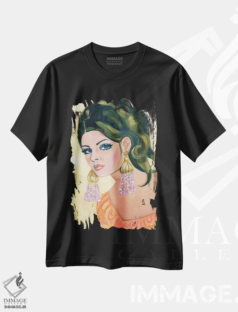 تیشرت مشکی طرح دار دختر روی جلد کلاسیک، هنر فاخر معاصر اثر کتی مینگوس | immage.ir