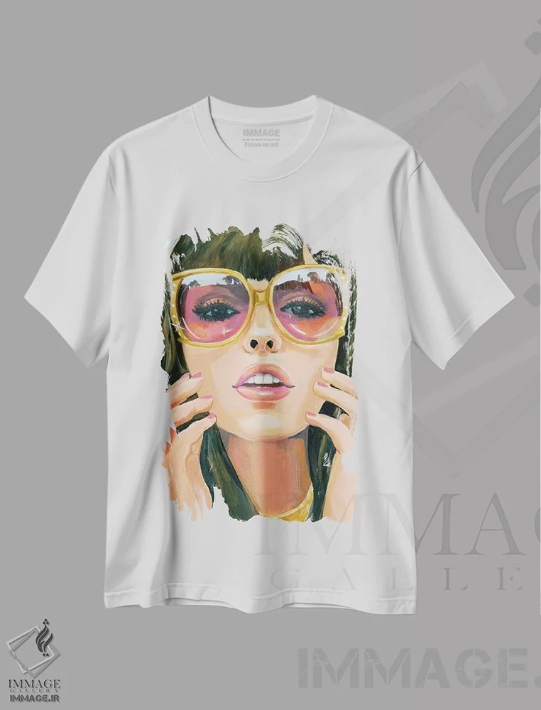 تیشرت سفید طرح دار انعکاس ها، هنر فاخر معاصر اثر کتی مینگوس | immage.ir