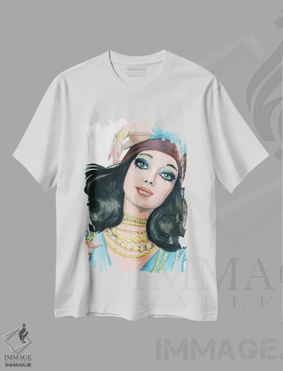 تیشرت سفید طرح دار جذابیت دهه هفتاد میلادی، هنر فاخر معاصر اثر کتی مینگوس | فروشگاه ایماژ