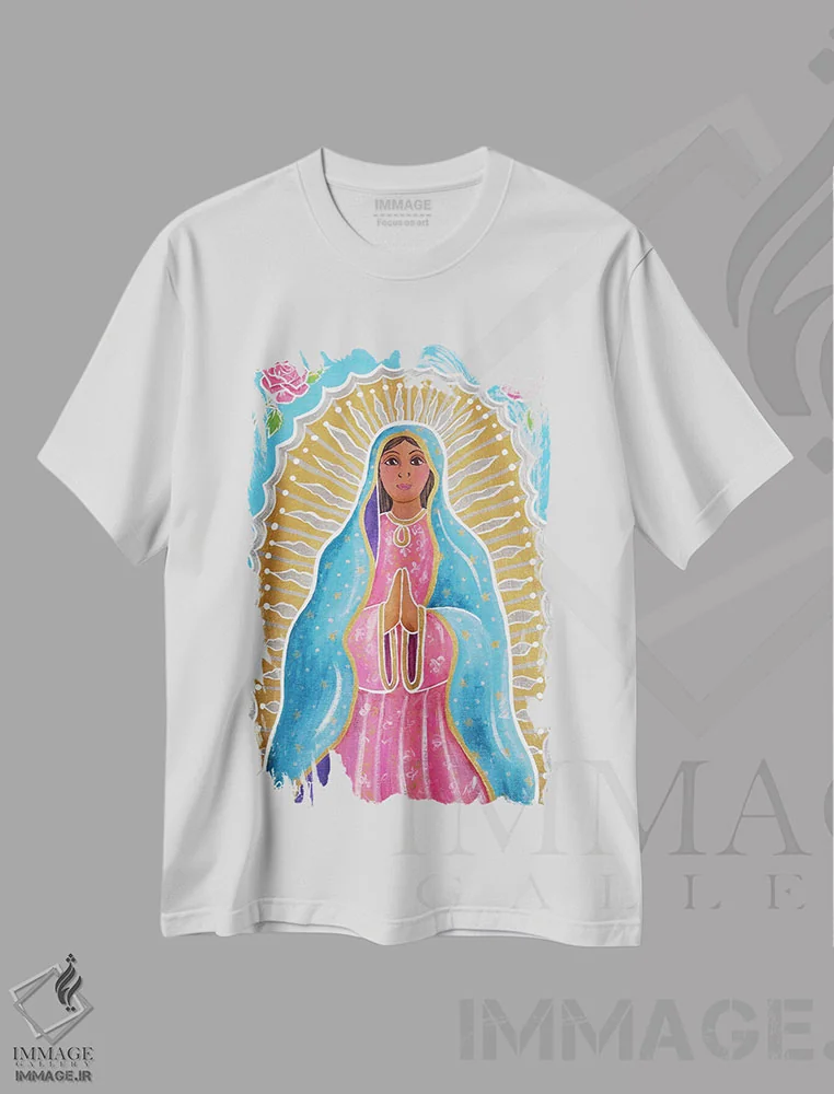 تیشرت سفید طرح دار گوادالوپه نورانی، هنر فاخر معاصر اثر کندی مایر | immage.ir